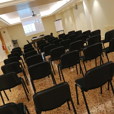 지바 호텔&스파 페스키에라델가르다