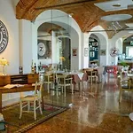 The Ziba & 4*