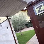 Отель The Ziba & 4*