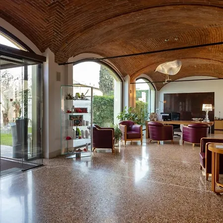 Otel The Ziba & 4*
