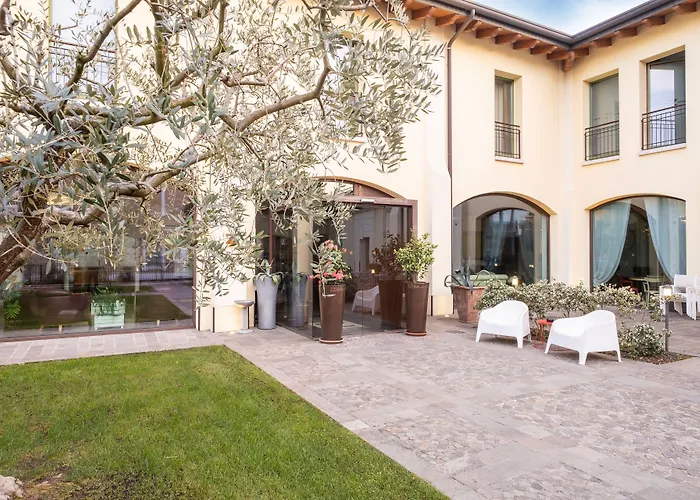 Hotel The Ziba & Peschiera del Garda